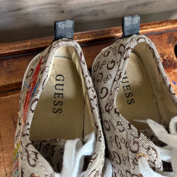 Guess Brown White Sneakers Colorful Embroidered Feather Design Women's 8 - Picture 5 of 13